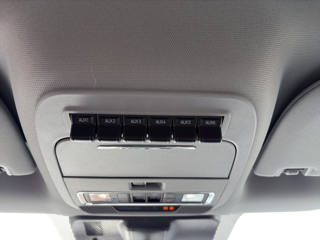 New 2026 Ford F350 Lariat w/ Black Appearance Package image 21
