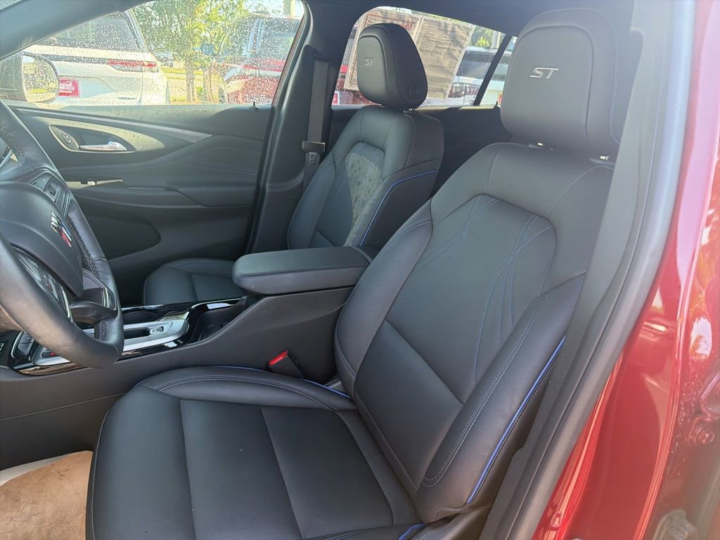 Used 2024 Buick Envista Sport Touring w/ Convenience I Package FWD image 13