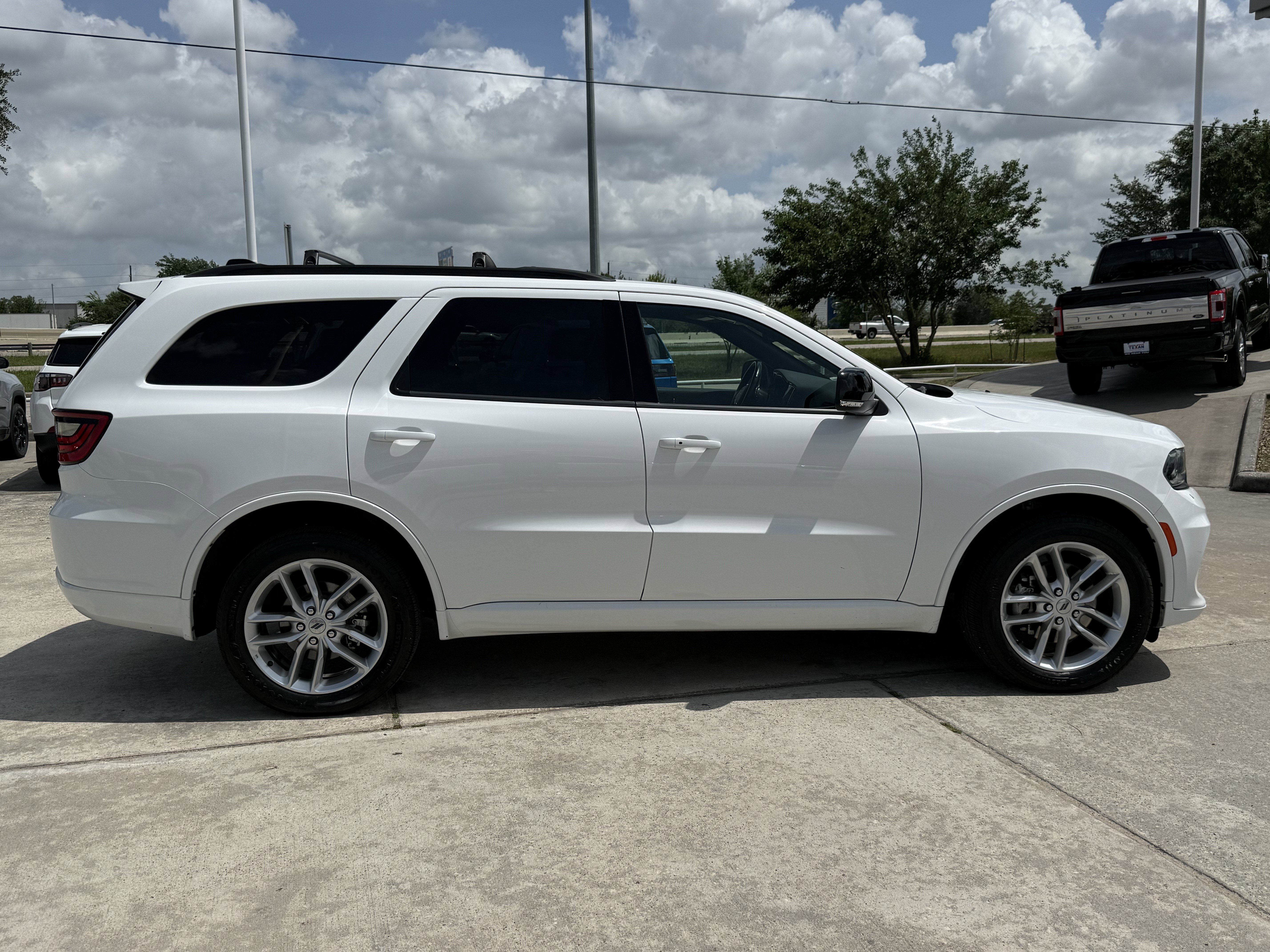 Used 2024 Dodge Durango GT AWD/4WD image 3