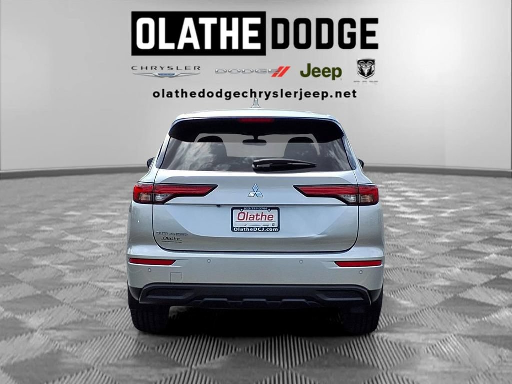 Used 2022 Mitsubishi Outlander ES FWD image 27