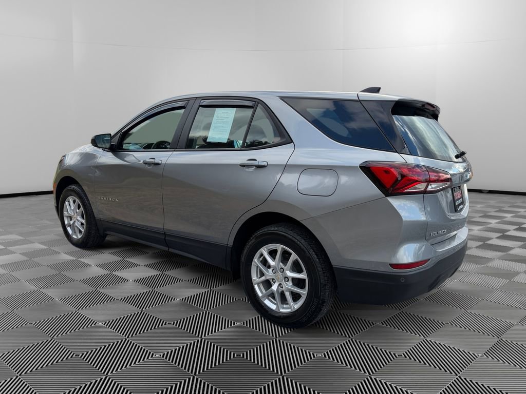 Used 2024 Chevrolet Equinox LS w/ Driver Confidence II Package image 5