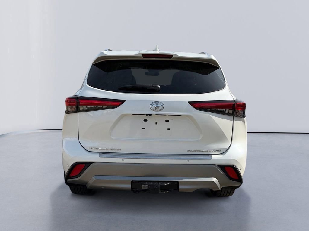 Used 2021 Toyota Highlander Platinum image 4