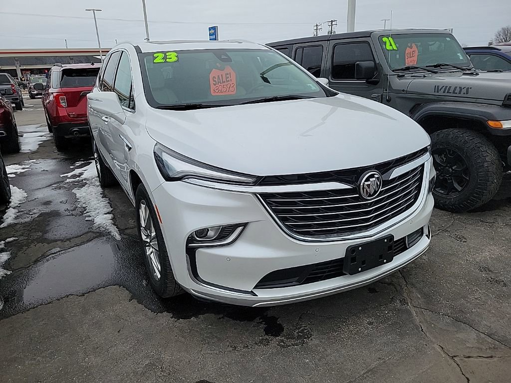 Used 2023 Buick Enclave Essence w/ Experience Buick Package image 3