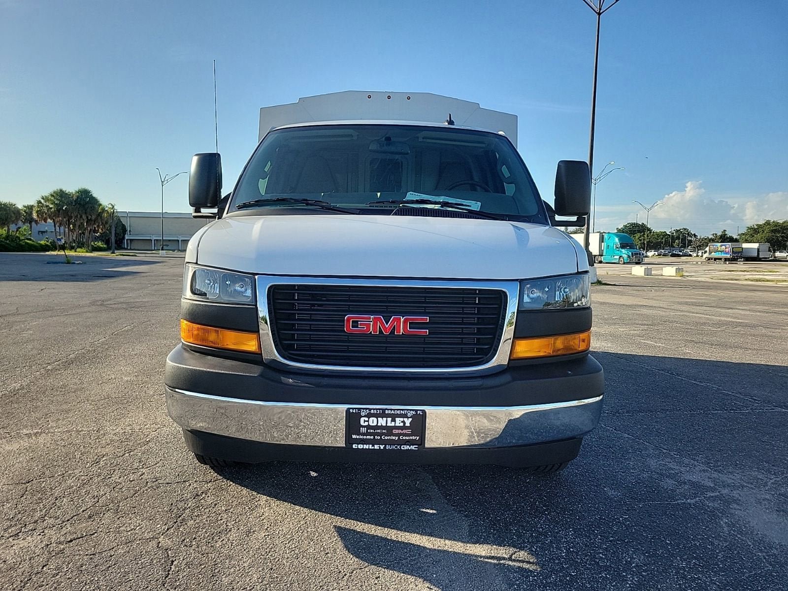 New 2025 GMC Savana 3500 w/ Power Convenience Package RWD image 3