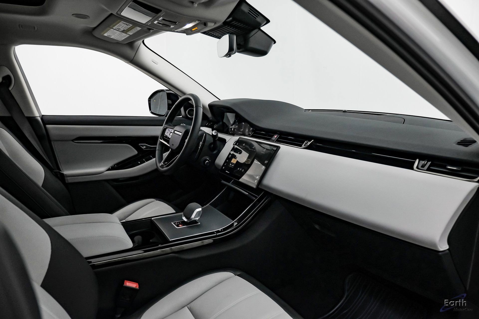 Used 2024 Land Rover Range Rover Evoque Dynamic SE image 41