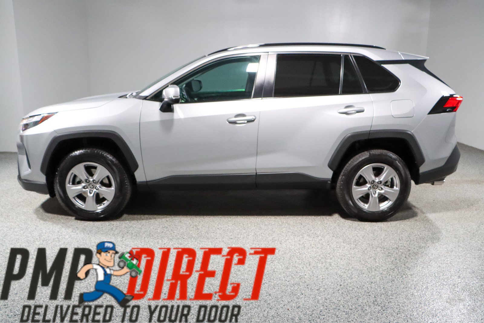 Used 2022 Toyota RAV4 XLE image 10