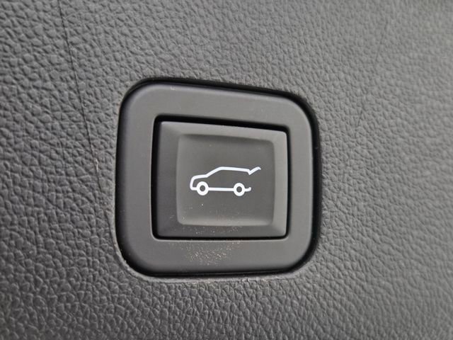Used 2024 Chevrolet Tahoe LT RWD image 18