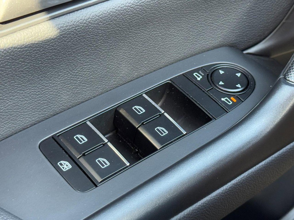 Used 2025 MAZDA CX-50 AWD 2.5 S w/ Premium Package image 21