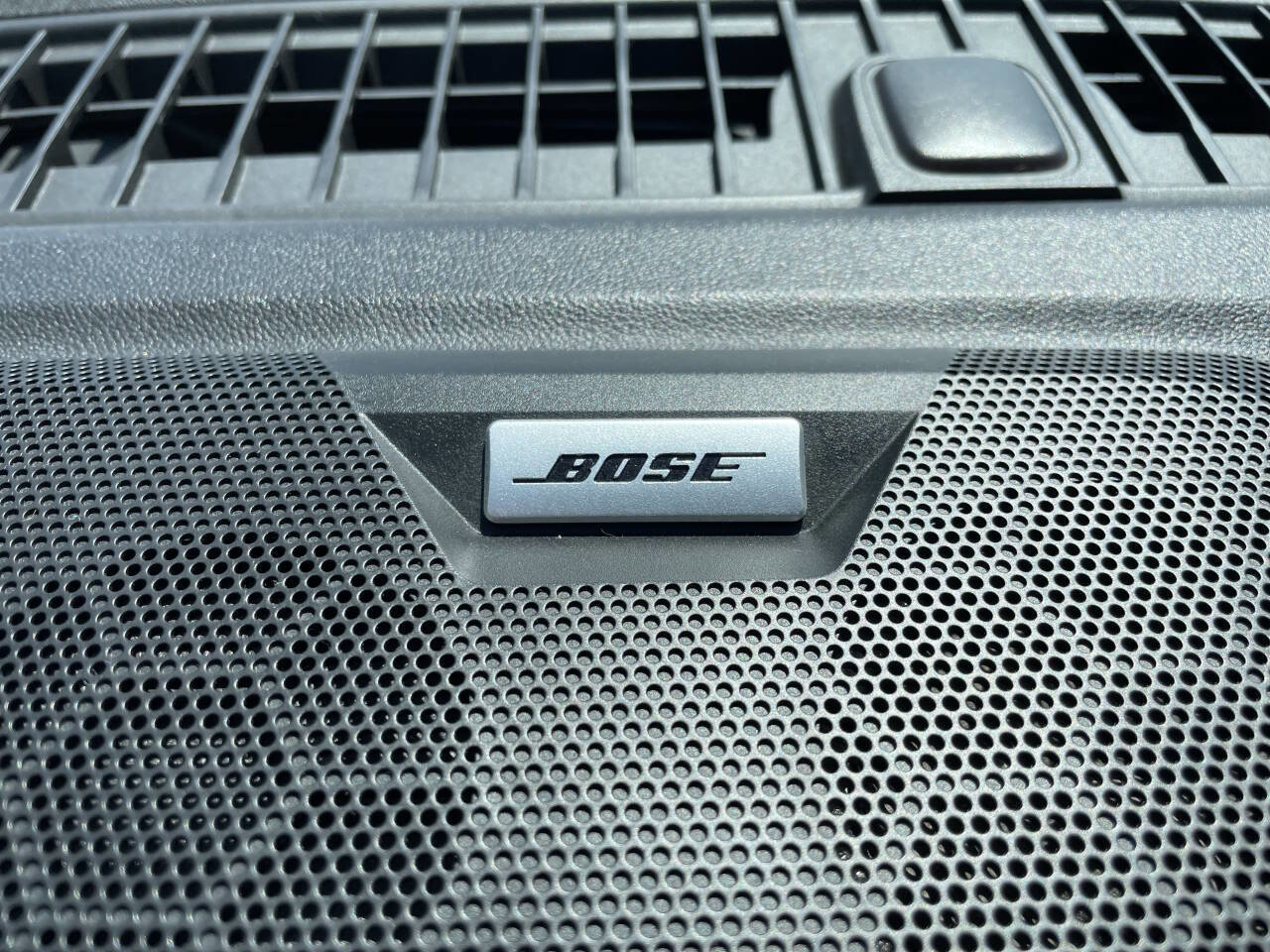 Used 2024 Chevrolet Colorado LT w/ LT Convenience Package III image 25