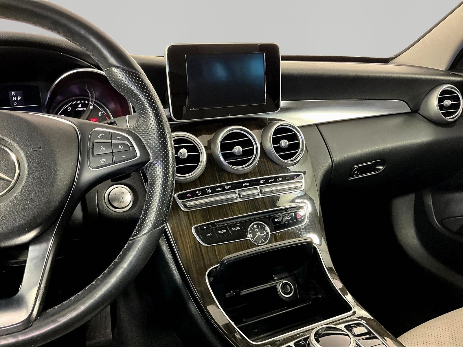 Used 2018 Mercedes-Benz C 300 4MATIC Sedan image 9