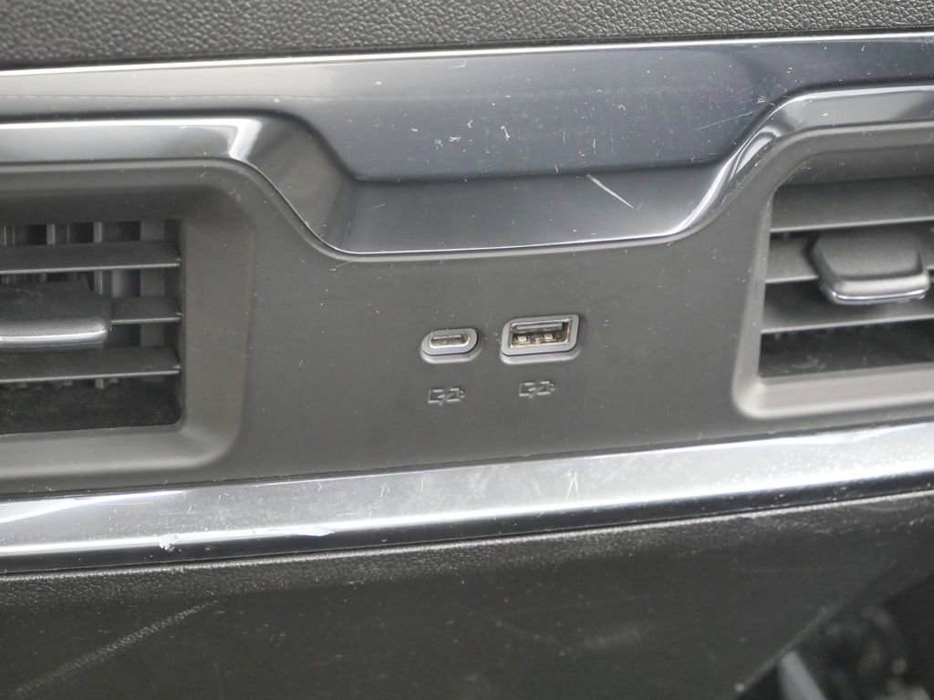 Used 2024 GMC Sierra 1500 Elevation image 32