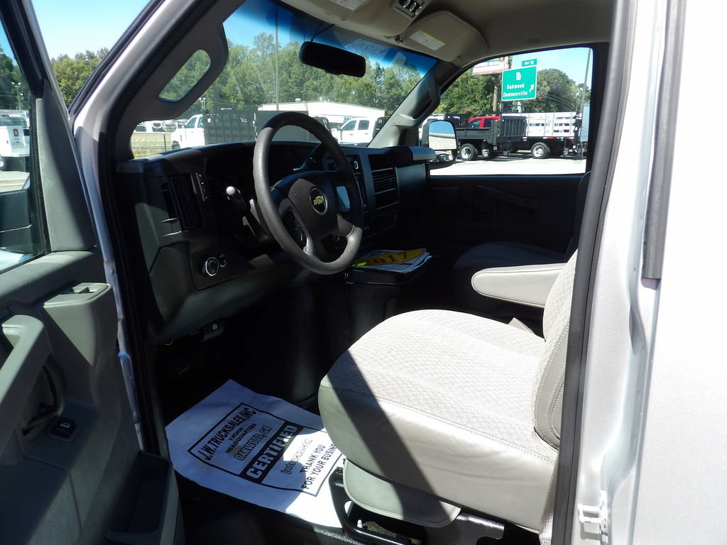 Used 2017 Chevrolet Express 3500 LT w/ LT Preferred Equipment Group RWD image 16