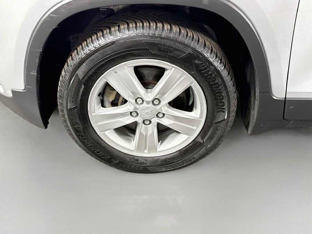 Used 2019 Chevrolet Trax LS FWD image 35
