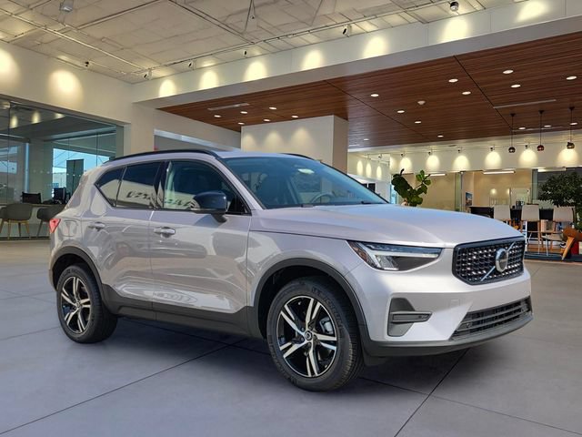 New 2026 Volvo XC40 B5 Core w/ Protection Package Premier AWD/4WD image 4