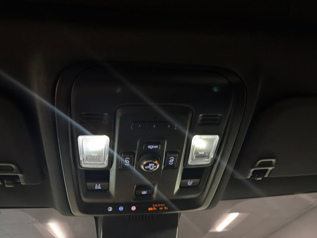 Used 2023 GMC Yukon XL SLT w/ SLT Premium Package RWD image 20