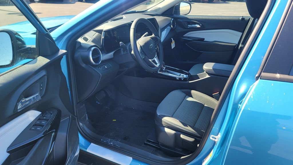 New 2026 Chevrolet Trax LT image 18