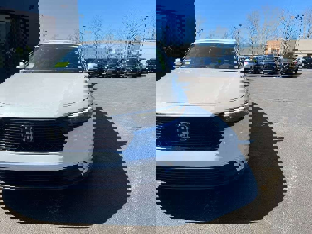 Used 2023 Honda Accord EX image 25