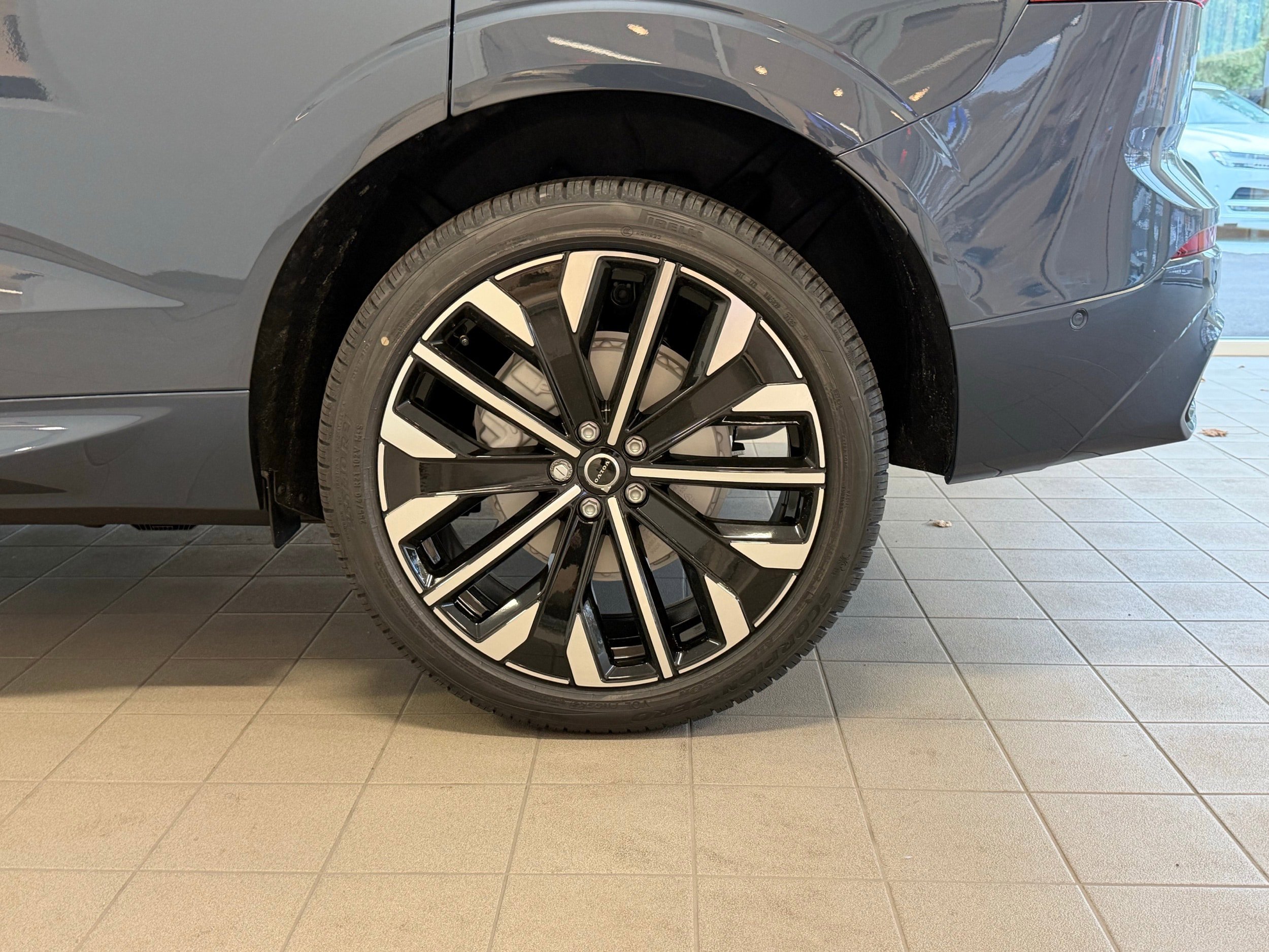 New 2026 Volvo XC60 B5 Ultra w/ Protection Package Premier AWD/4WD image 11