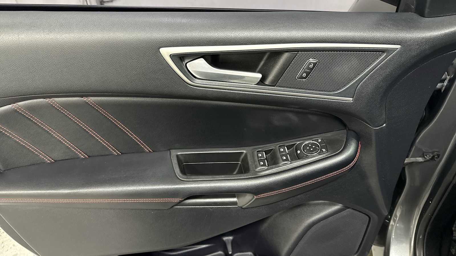 Used 2022 Ford Edge ST-Line image 15