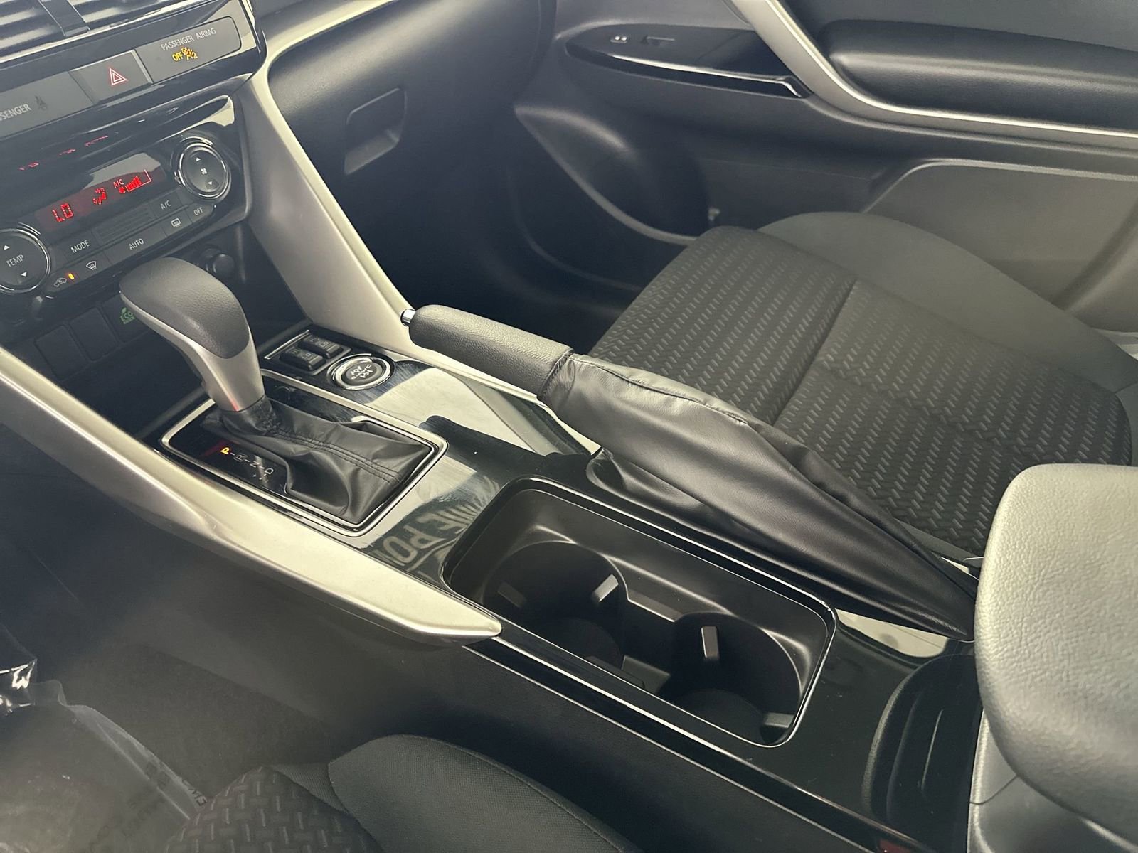 Used 2024 Mitsubishi Eclipse Cross LE image 21