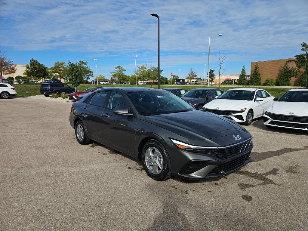 New 2026 Hyundai Elantra SE FWD image 7