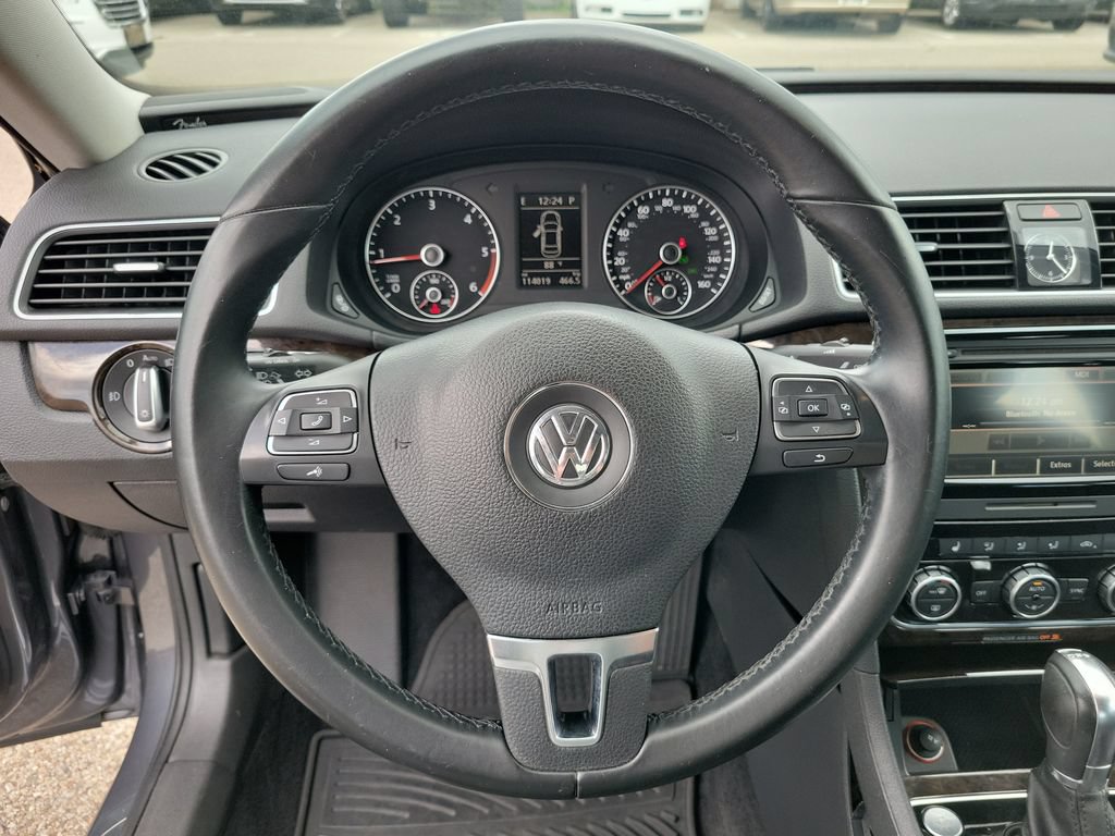 Used 2014 Volkswagen Passat TDI SEL Premium FWD image 21