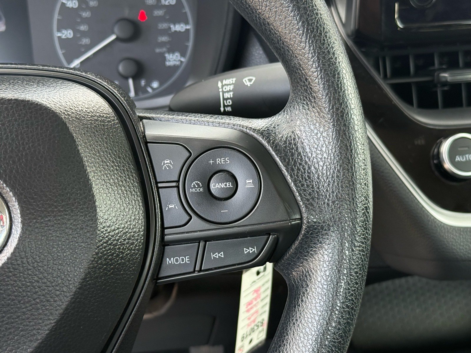 Used 2025 Toyota Corolla LE FWD image 18