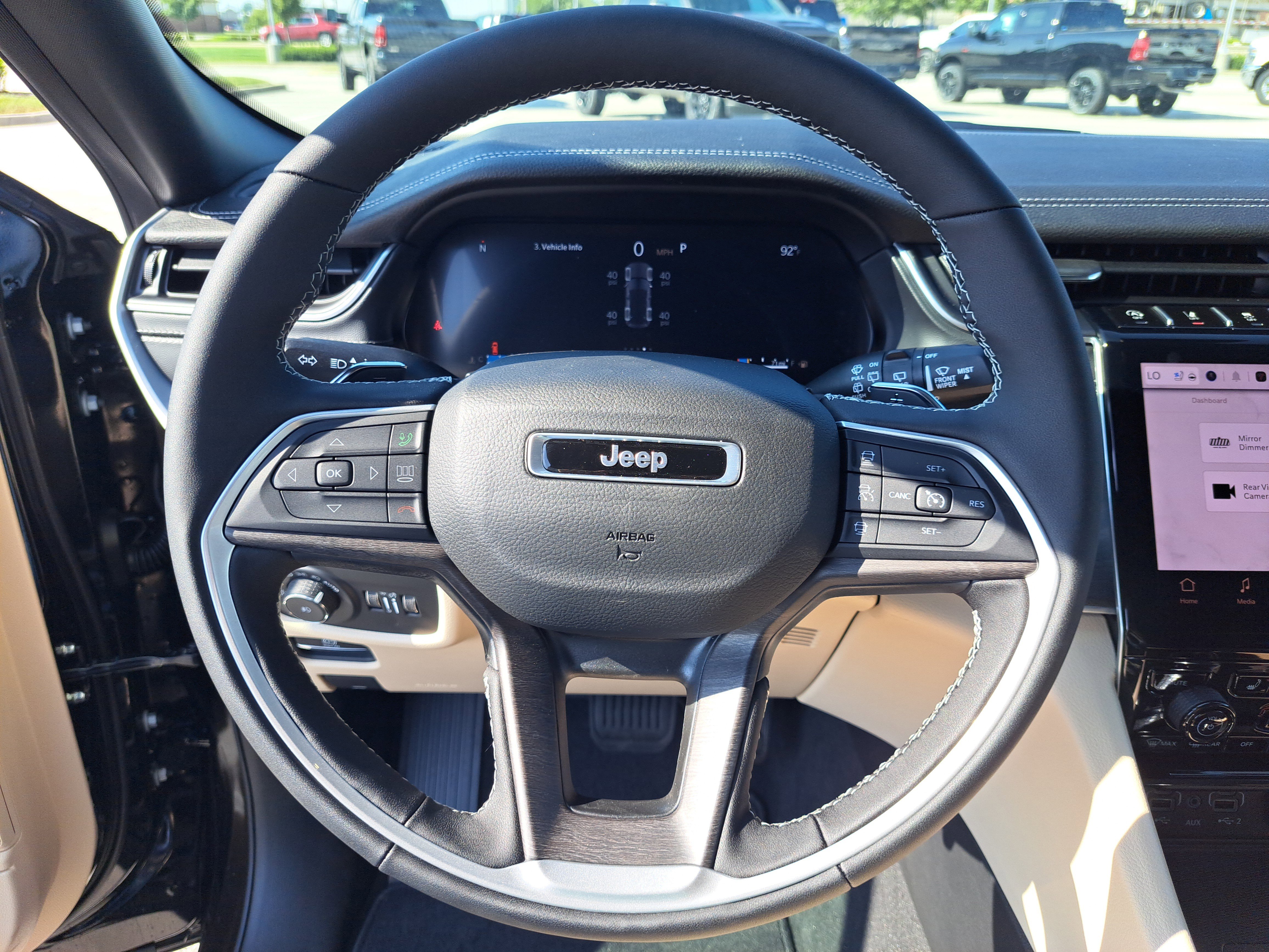 New 2025 Jeep Grand Cherokee Limited w/ Luxury Tech Group II image 20