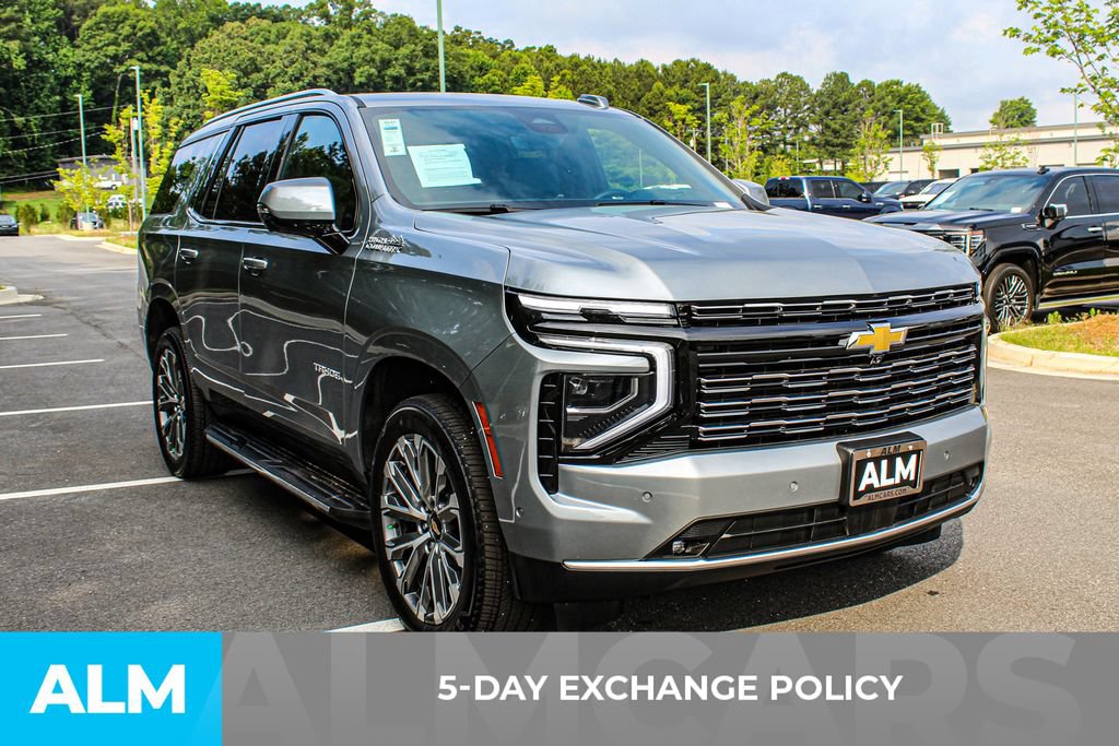 Used 2025 Chevrolet Tahoe High Country AWD/4WD image 3