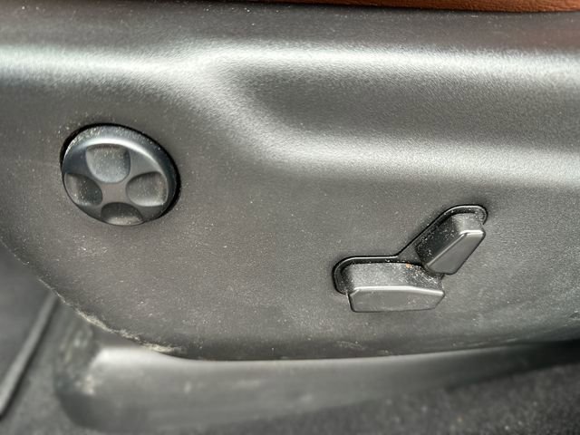 Used 2024 Dodge Durango SXT w/ SXT Blacktop Group image 13