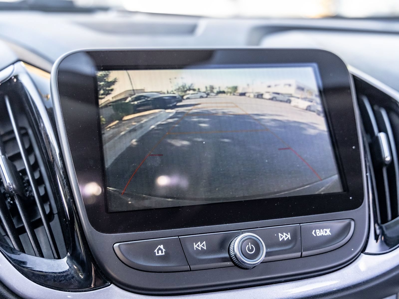 Used 2018 Chevrolet Volt LT FWD image 24