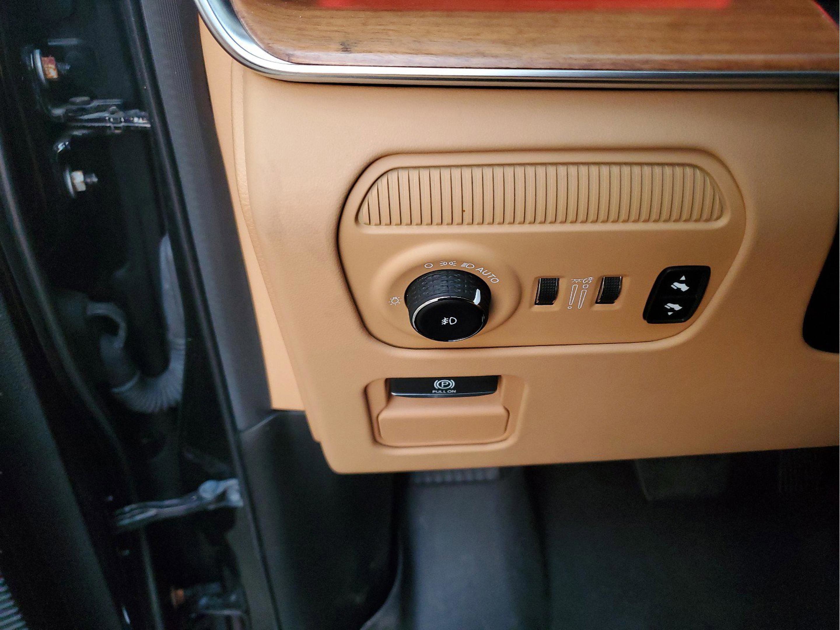 Certified 2022 Jeep Grand Wagoneer Series III w/ Rear Seat Video Group 1 image 27