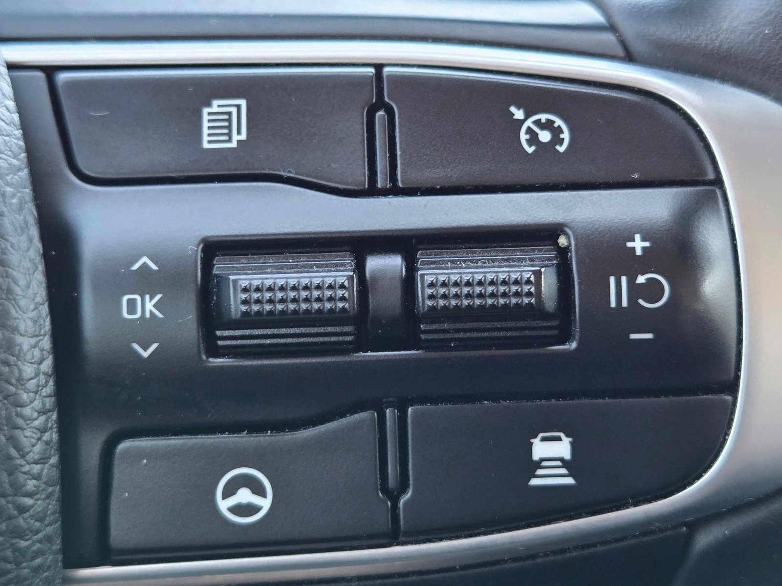 Used 2023 Kia K5 EX w/ EX Premium Package FWD image 19