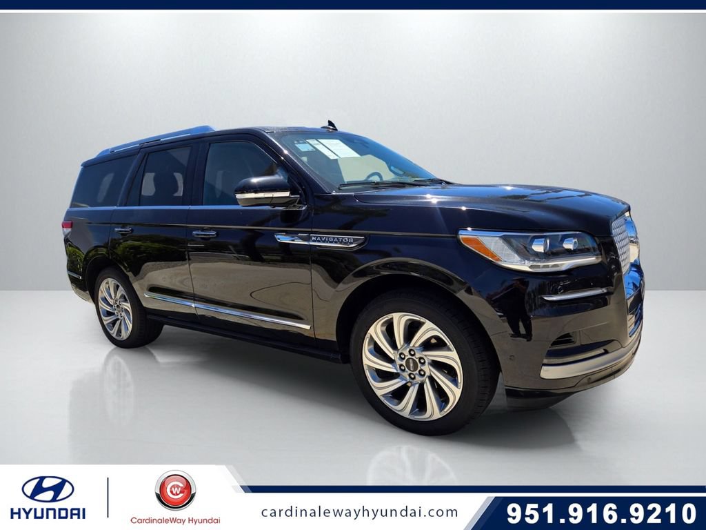 Used 2024 Lincoln Navigator Reserve AWD/4WD image 1