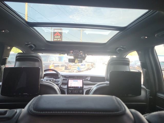 Used 2023 Jeep Grand Cherokee Overland w/ Advanced Protech Group III image 3