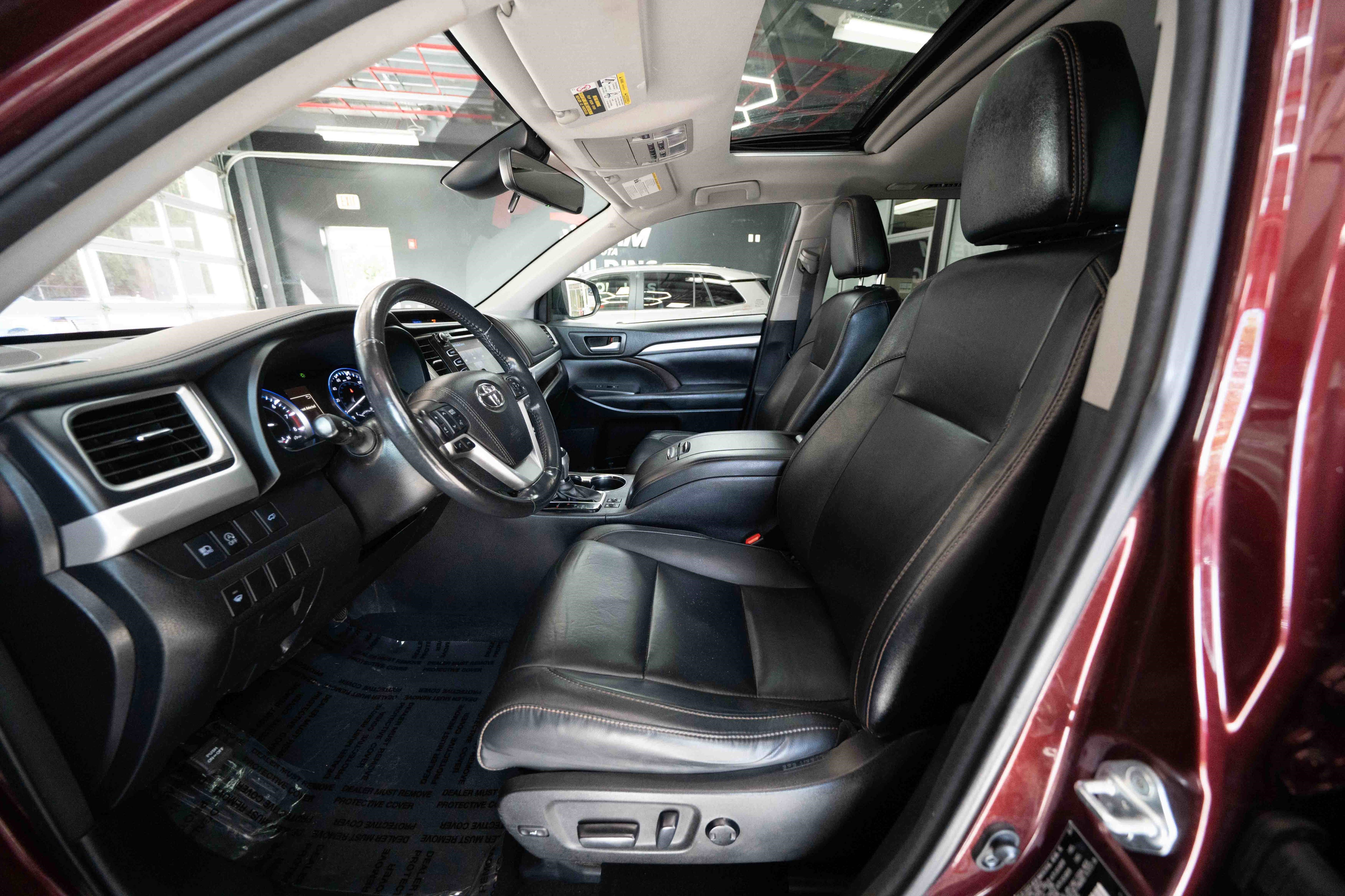 Used 2017 Toyota Highlander XLE image 9
