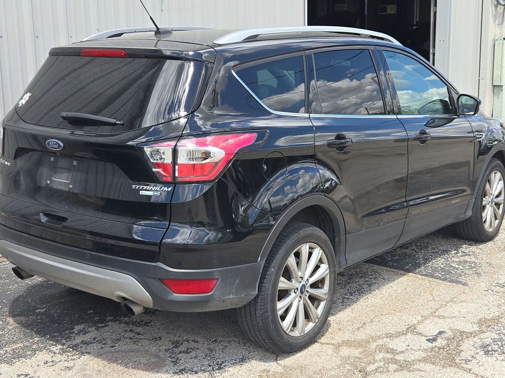 Used 2017 Ford Escape Titanium image 2