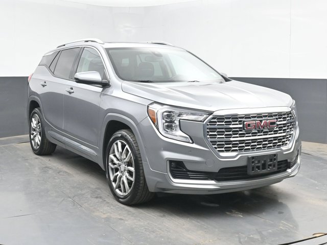 Used 2023 GMC Terrain Denali w/ Denali Premium Package AWD/4WD image 2