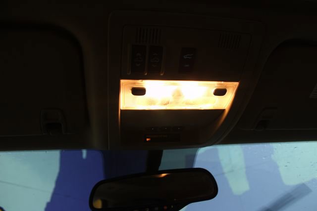 Used 2013 Cadillac Escalade Premium image 21