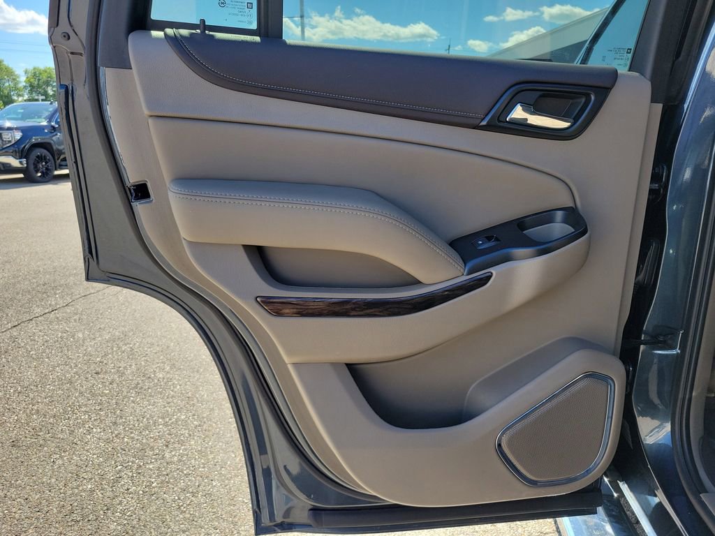 Used 2019 GMC Yukon SLT w/ Premium Edition AWD/4WD image 16