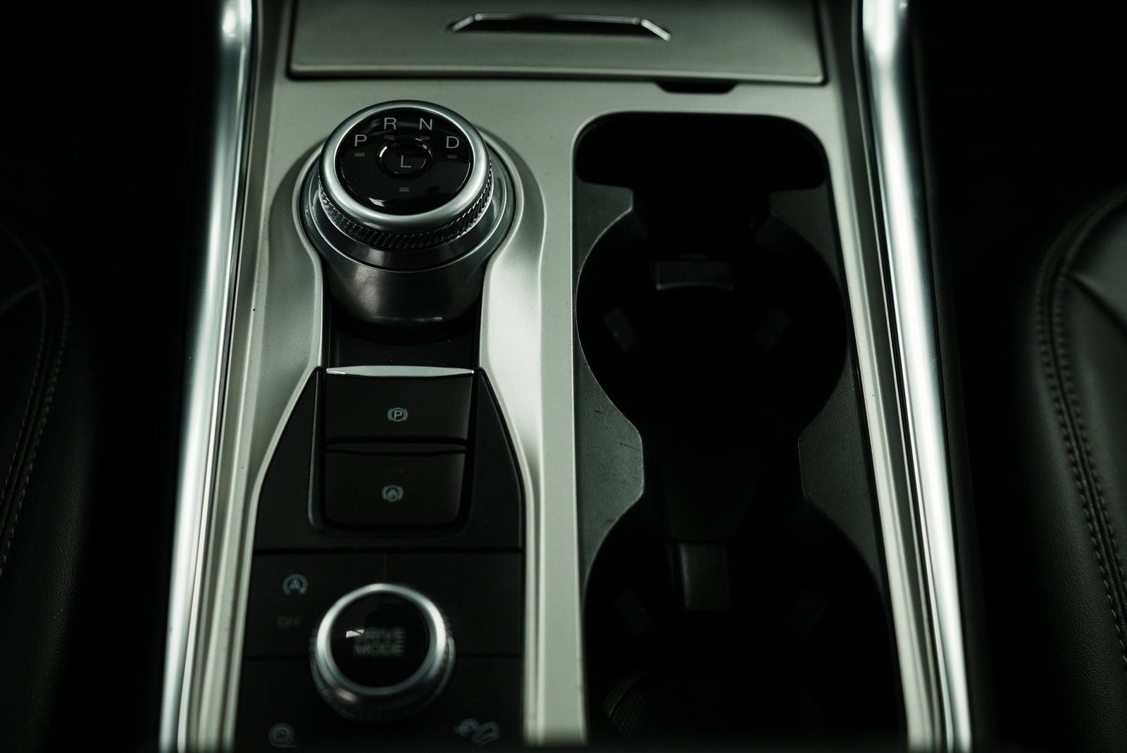 Used 2023 Ford Explorer XLT w/ Equipment Group 202A image 37