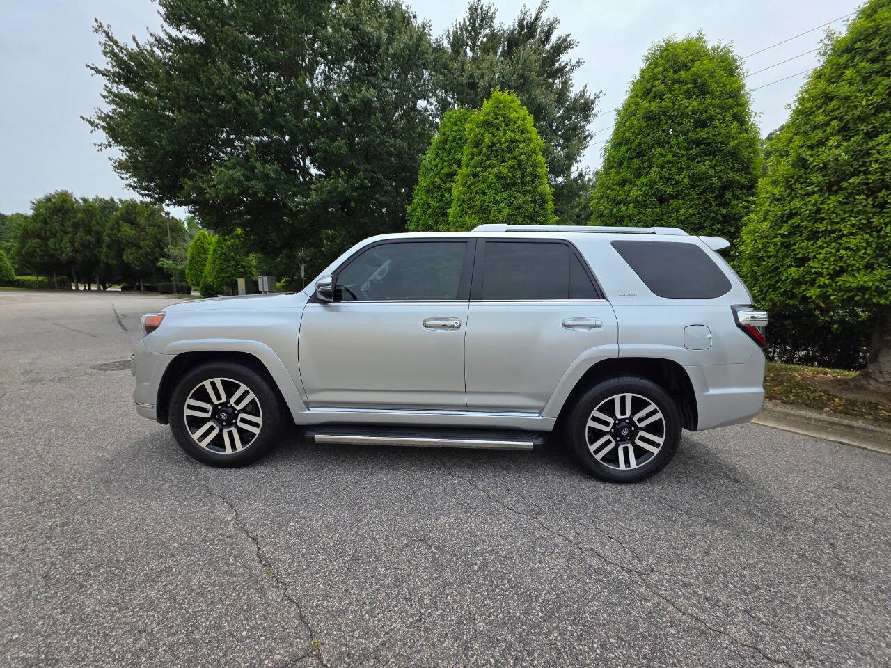 Used 2017 Toyota 4Runner Limited RWD image 2