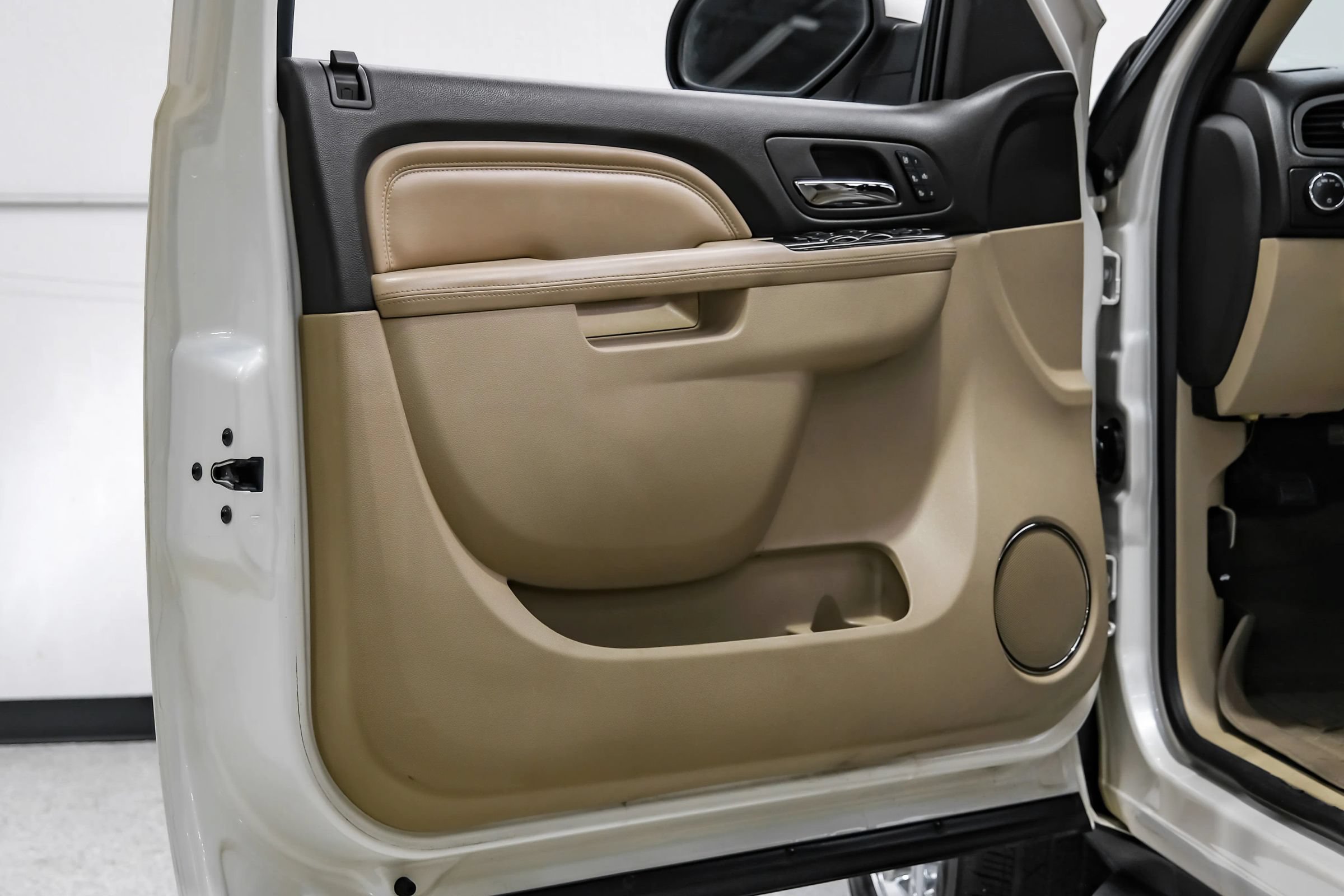 Used 2014 GMC Yukon Denali RWD image 54