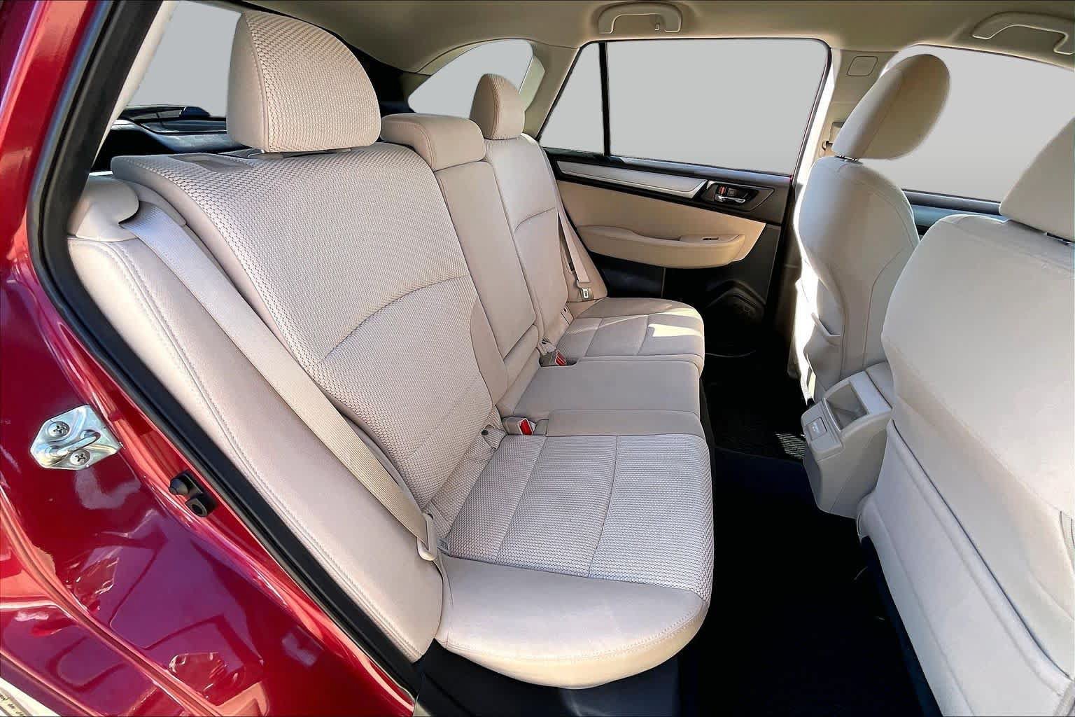Used 2018 Subaru Outback 2.5i Premium AWD/4WD image 16