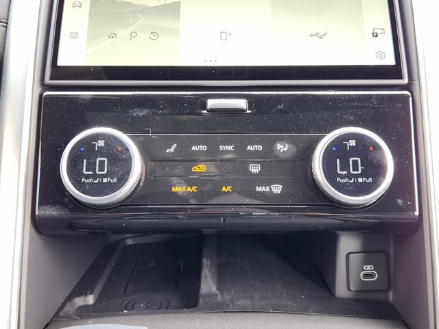 Used 2025 Land Rover Discovery S AWD/4WD image 19
