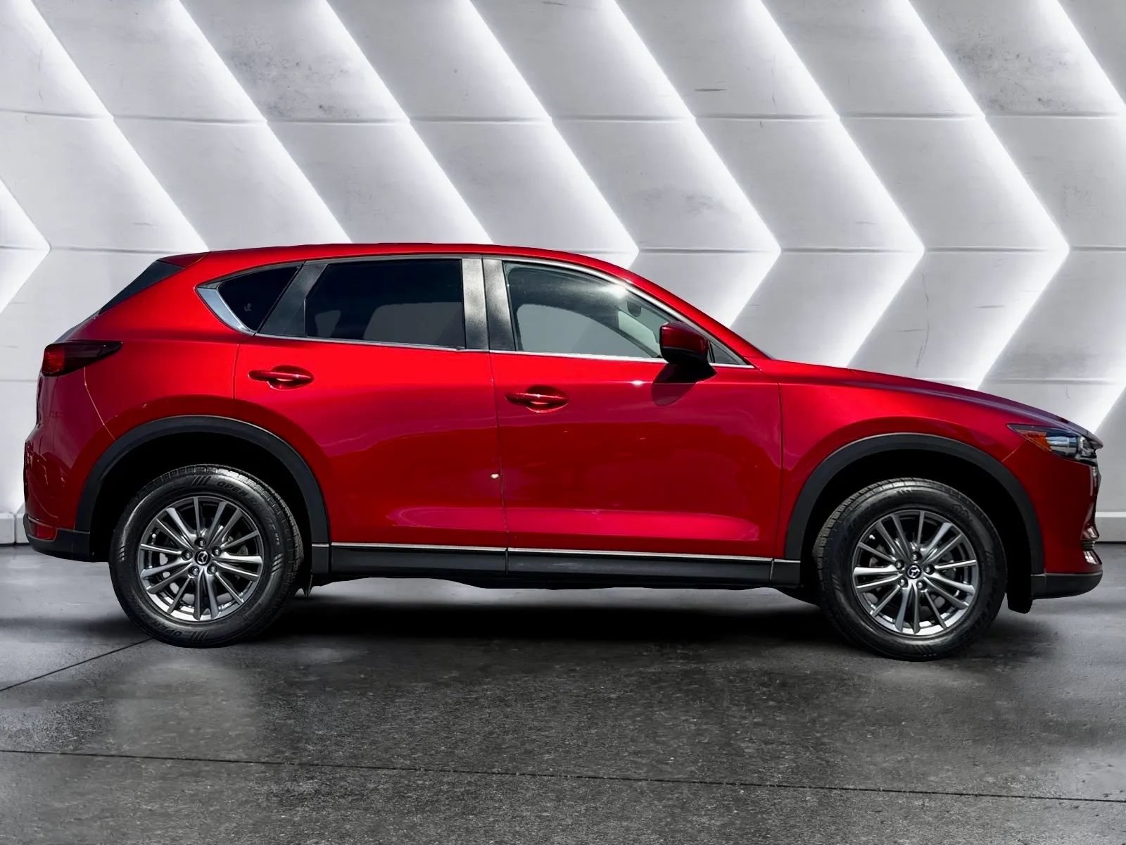 Used 2020 MAZDA CX-5 Touring FWD image 4
