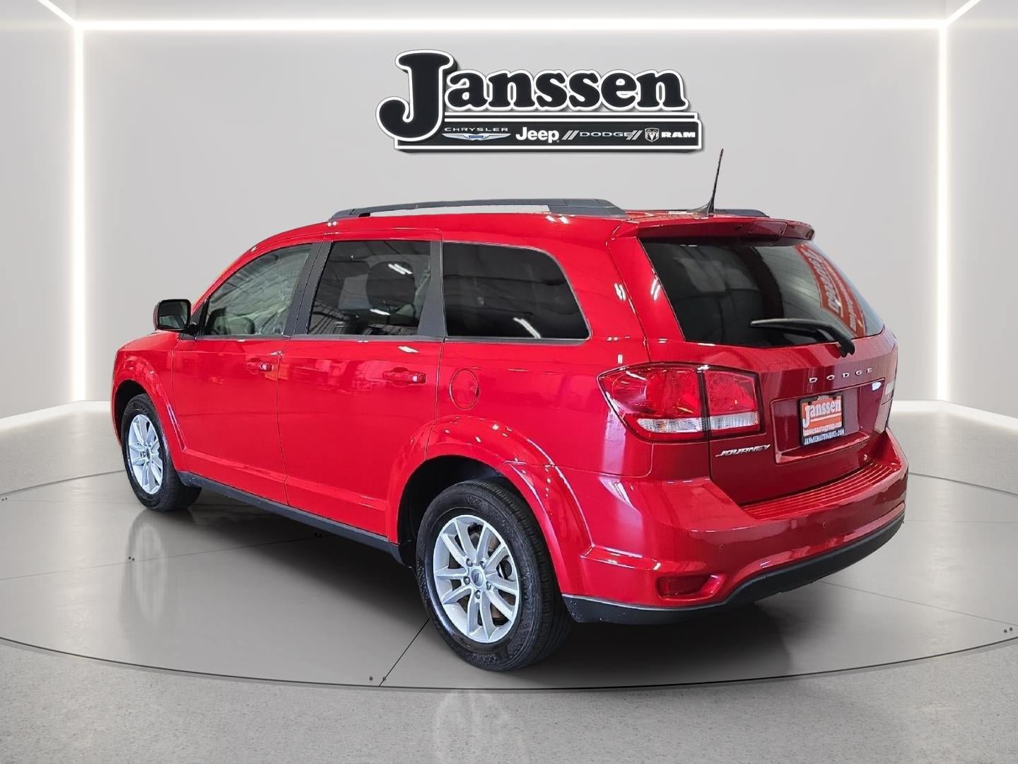 Used 2019 Dodge Journey SE FWD image 3