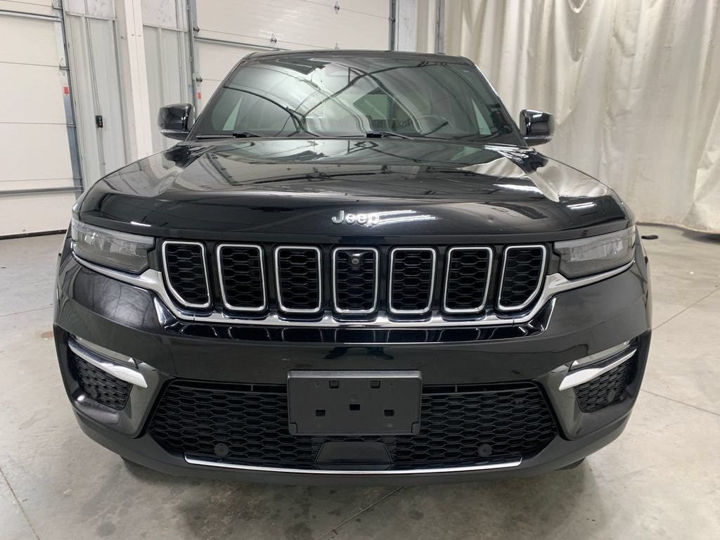Used 2023 Jeep Grand Cherokee Limited w/ Luxury Tech Group II AWD/4WD image 33