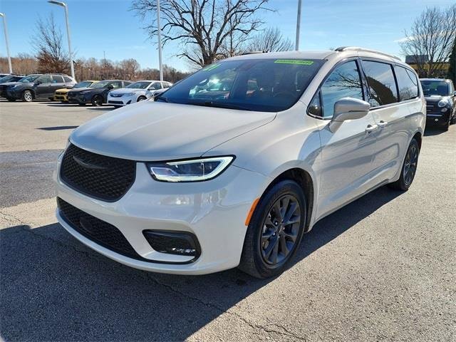 Used 2021 Chrysler Pacifica Touring-L w/ S Appearance Package image 6