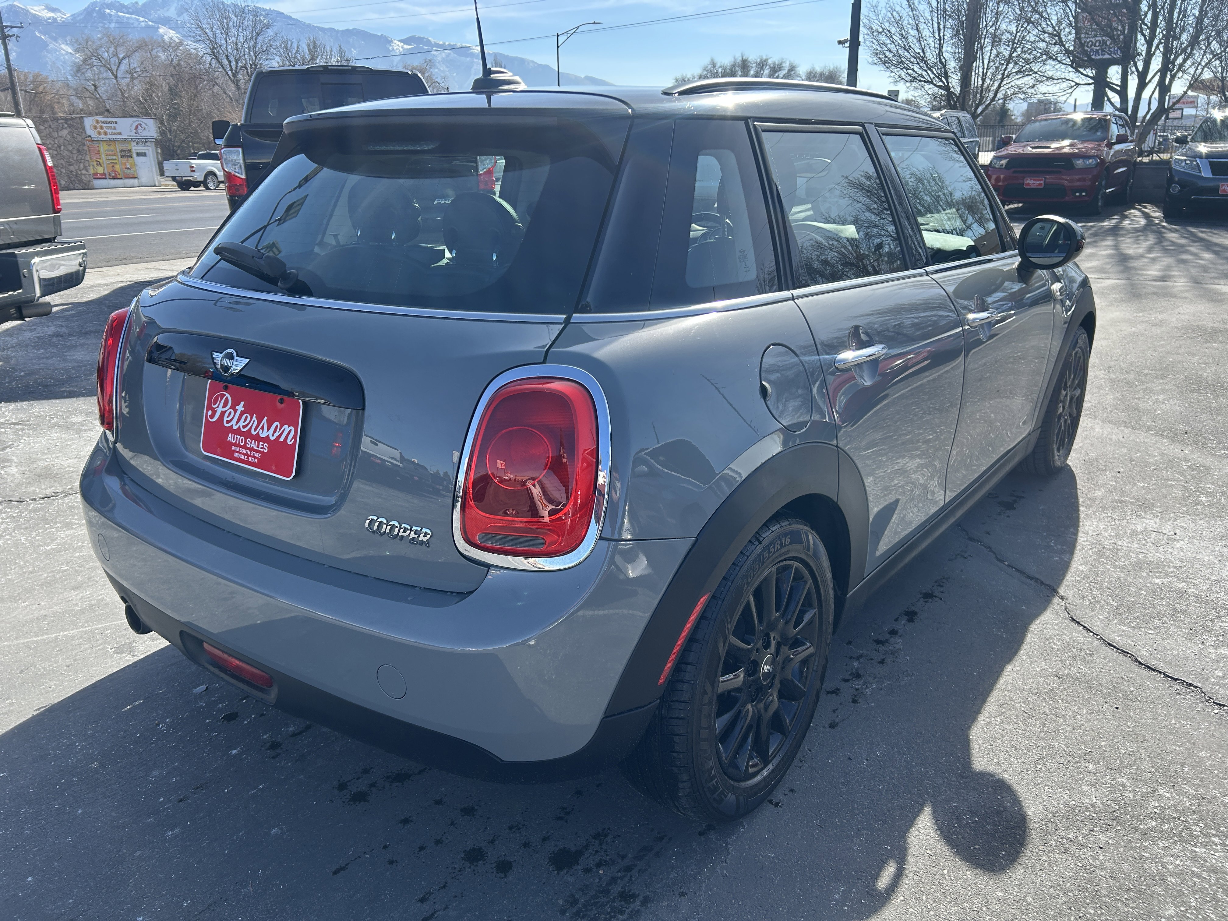 Used 2016 MINI Cooper 4-Door Hardtop image 7
